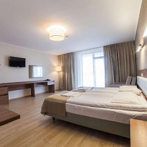 Zimmer mit zwei Einzelbetten